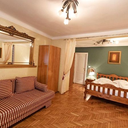 Dream House Brasov Hotel Buitenkant foto