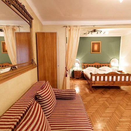 Dream House Brasov Hotel Buitenkant foto